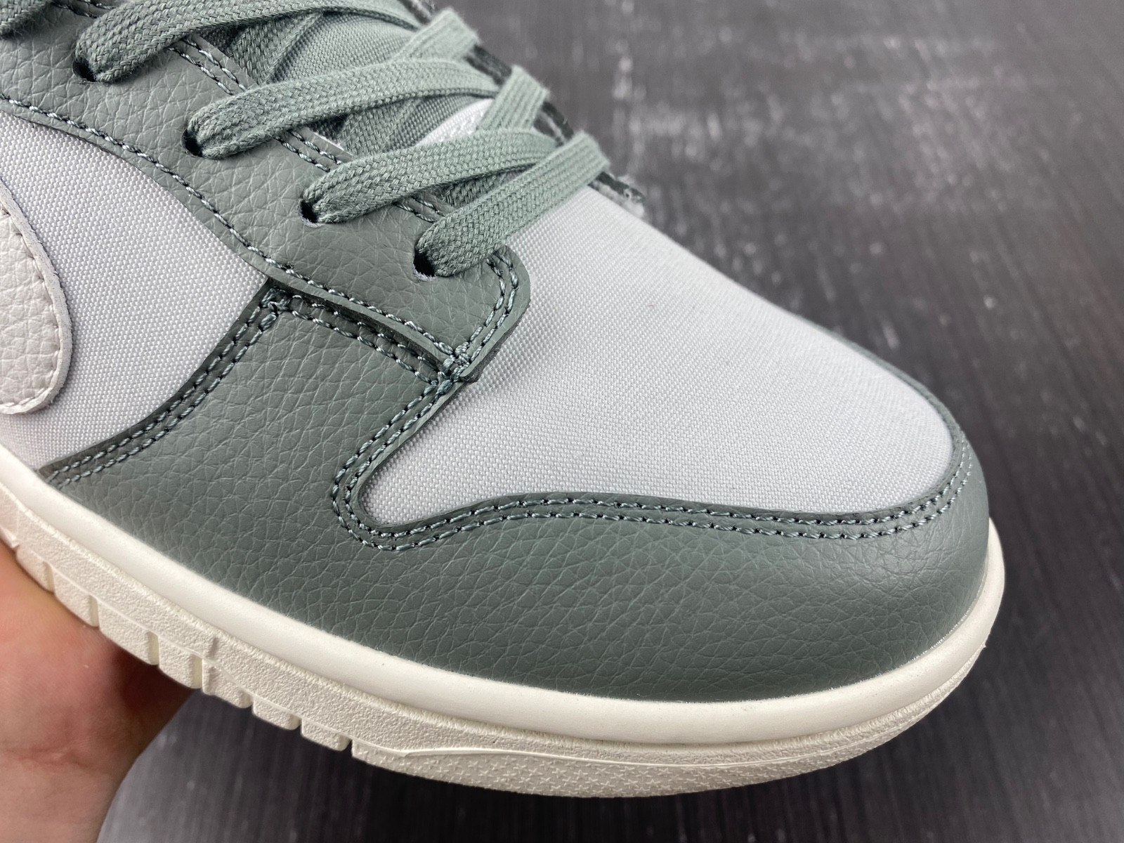 nike dunk low “mica green” dv7212-300