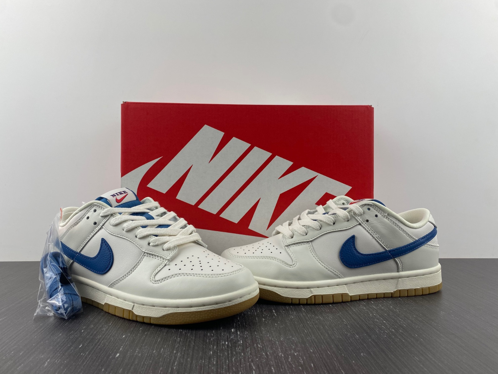nike dunk low se sail dark marina blue dx3198-133