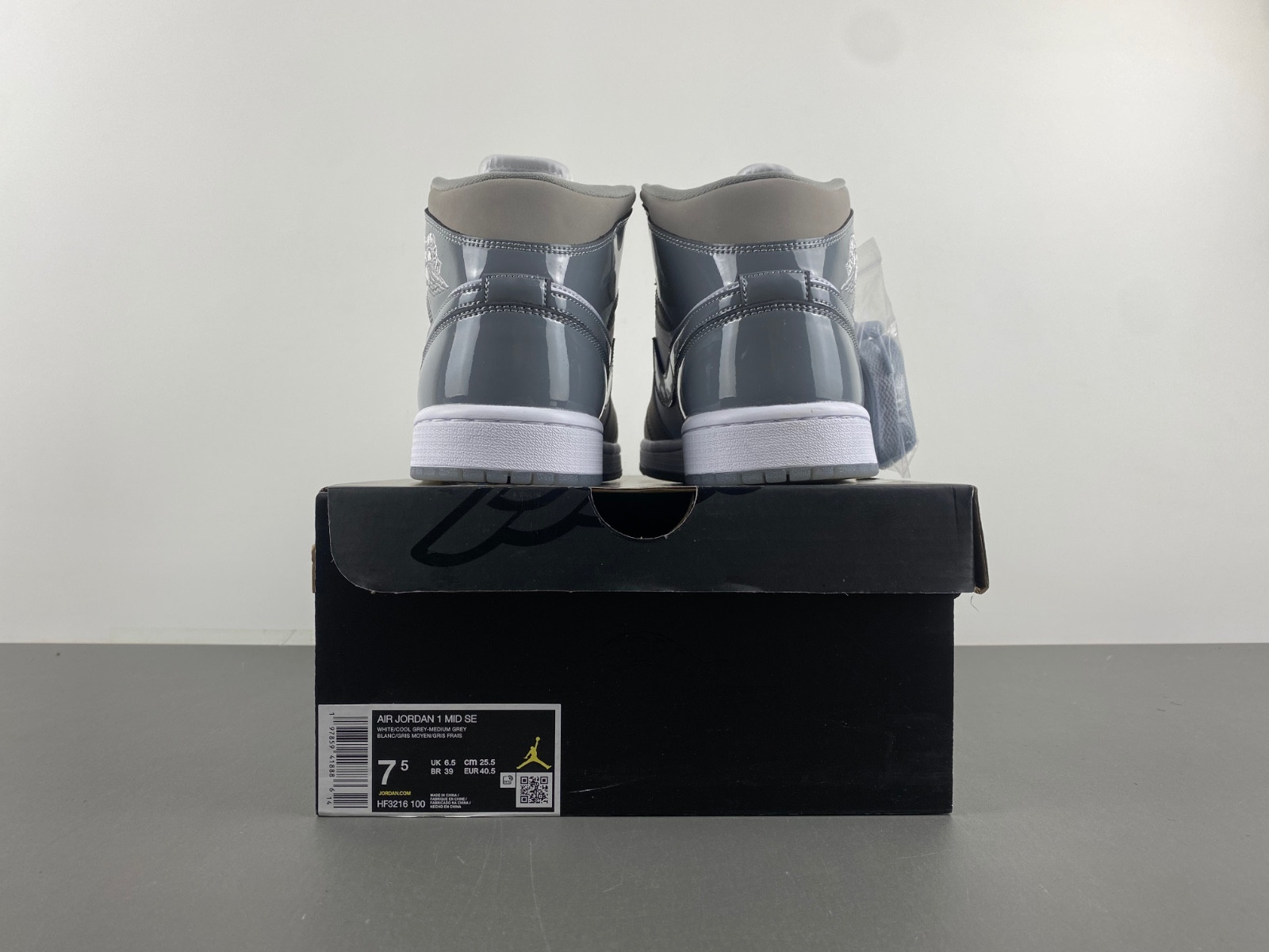 Air Jordan 1 Mid SE 
