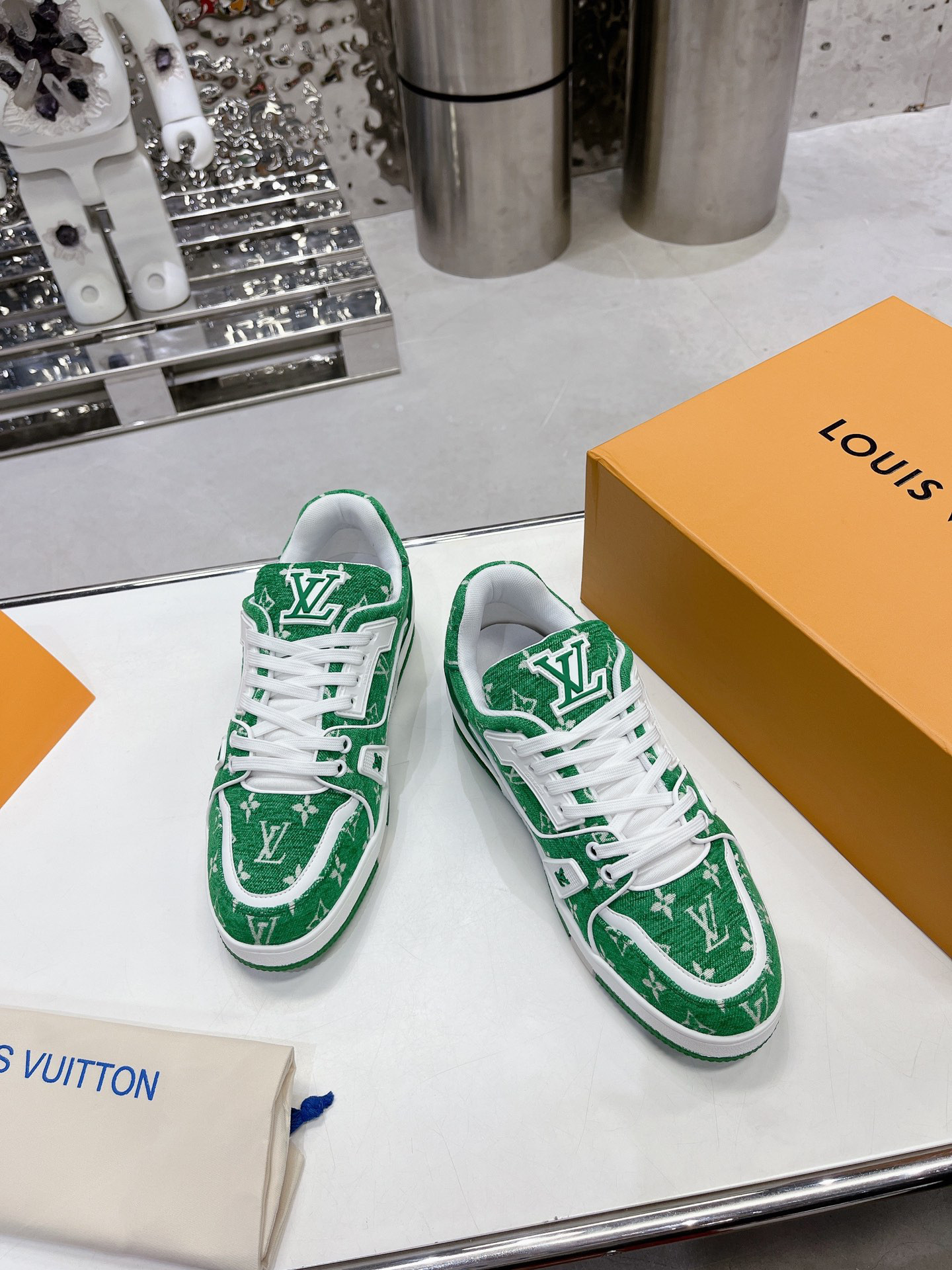 LVT SNEAKERS