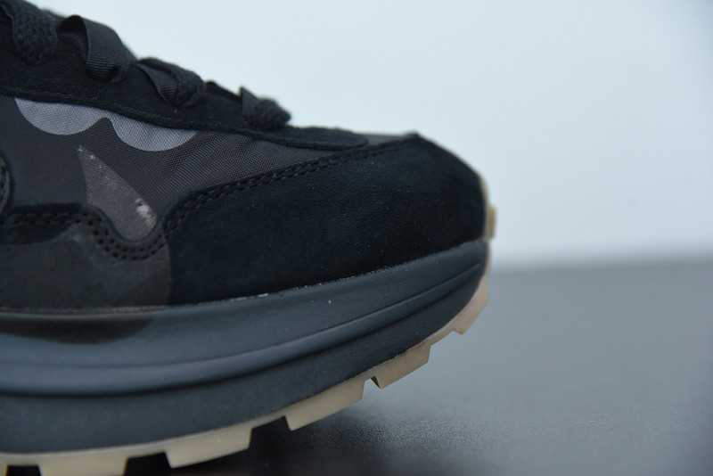 nike vaporwaffle sacai 