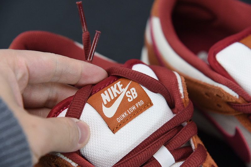nike sb dunk low pro daek russet cedar bq6817-202