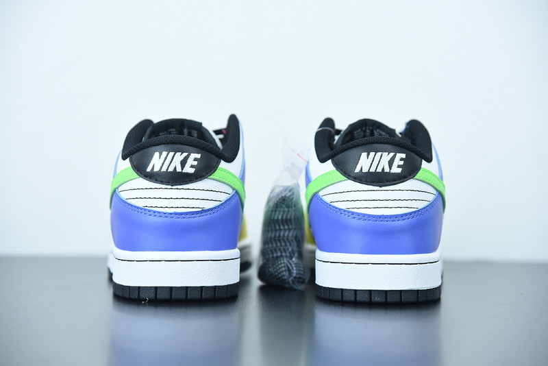 nike sb dunk low green strike dd1503-106