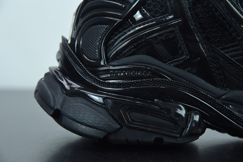 Ba*len*cia*ga runner sneaker