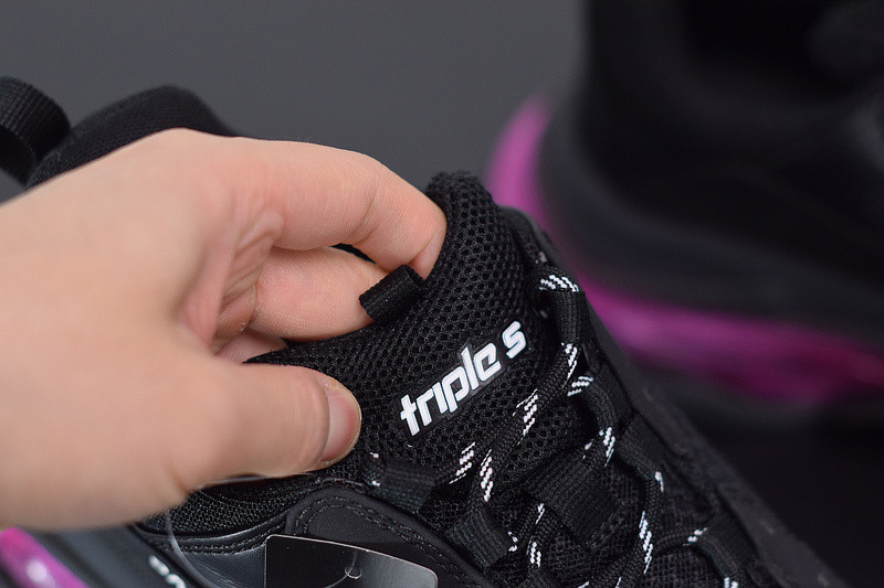 bc triple s trainer 541624 w09oa 0829