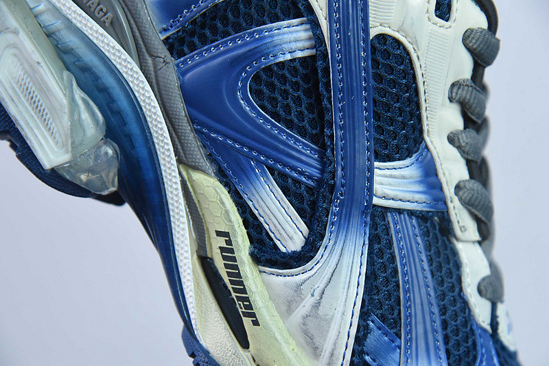Ba*len*cia*ga runner sneaker