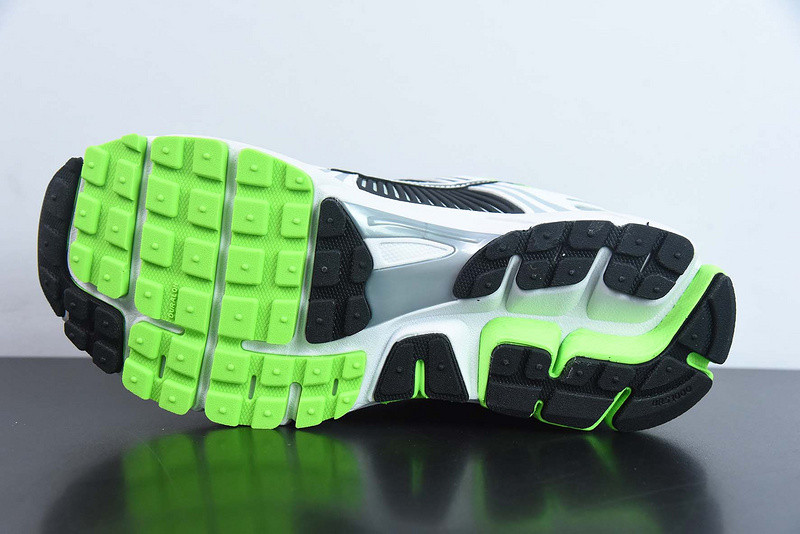 nike air zoom vomero 5 se sp 