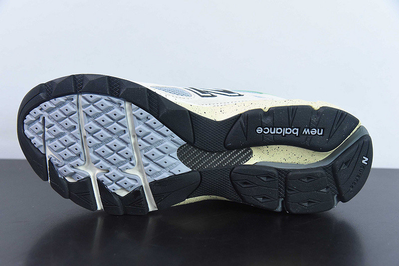 new balance sneaker