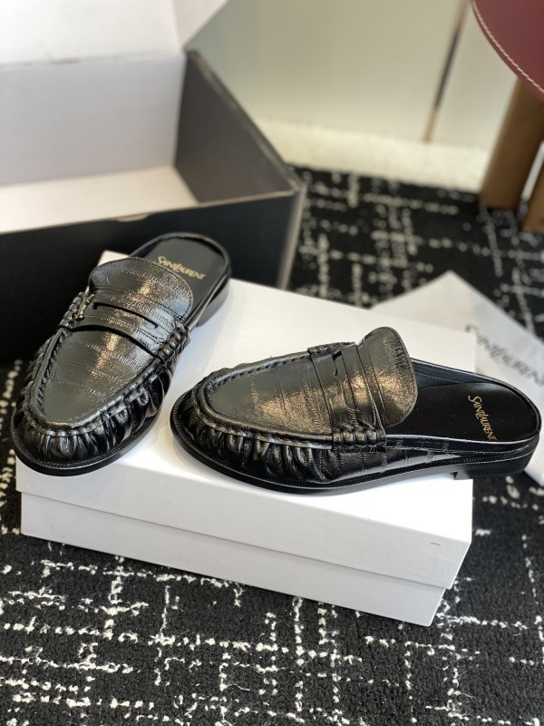 SAINT LAURENT Sneaker