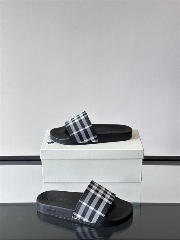 BURBERRY SLide