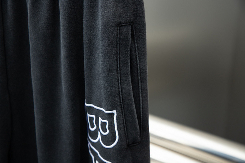 Ba*len*cia*ga clothes