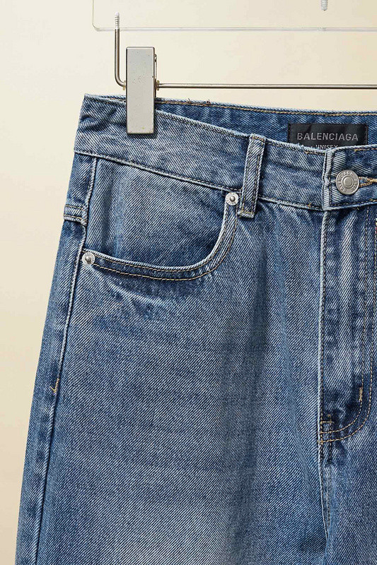 Ba*len*cia*ga clothes