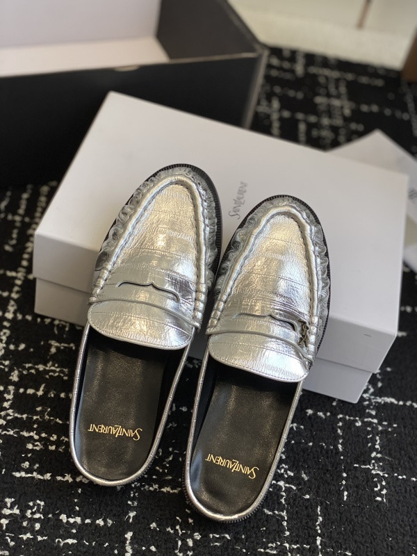 SAINT LAURENT Sneaker