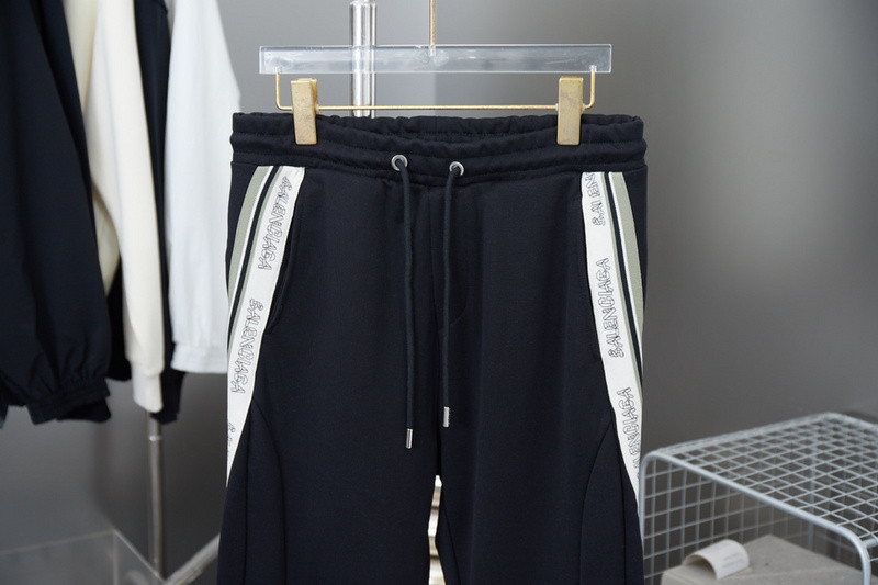 Ba*len*cia*ga clothes