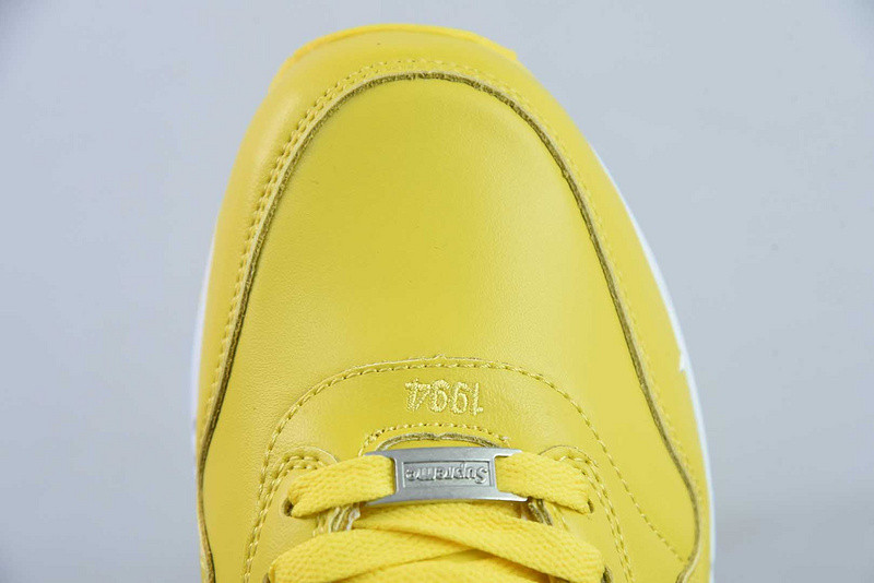 Supreme Puts Its Signature Spin on the Nike Air Max 1 HF8813-700