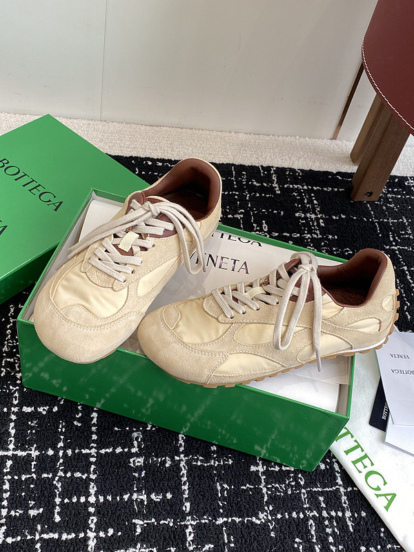 BOTTEGA VENETA Sneaker