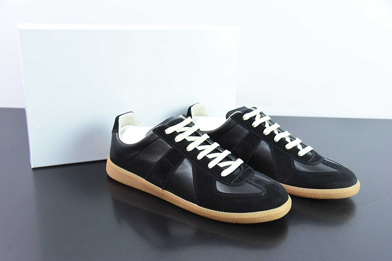 ma*s*n Ma*i*la sneaker