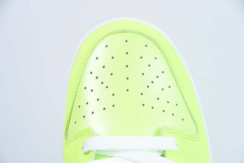 nike dunk low “glow in the dark” fj4610-702